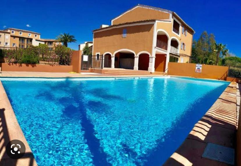 2 Bedrooms, 15 Min Walk To Beach, Ac, Pool & Fiber Internet In A Quiet, Private Gated Domain 5Kms To St Tropez Коголин Экстерьер фото